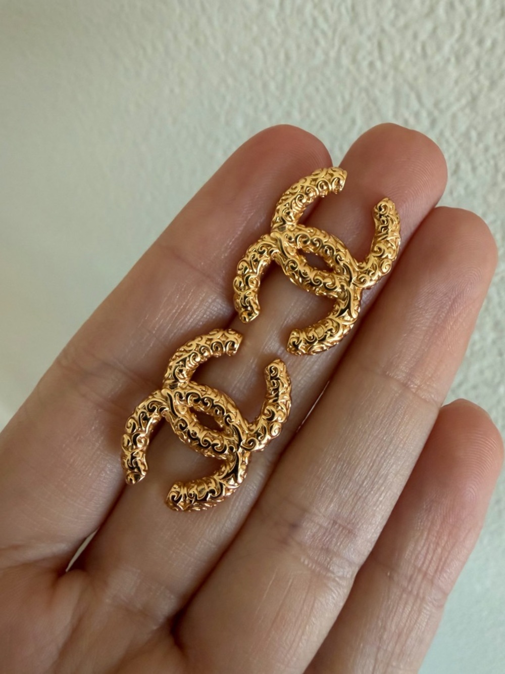 ✨ Chanel Vintage CC Earrings ✨